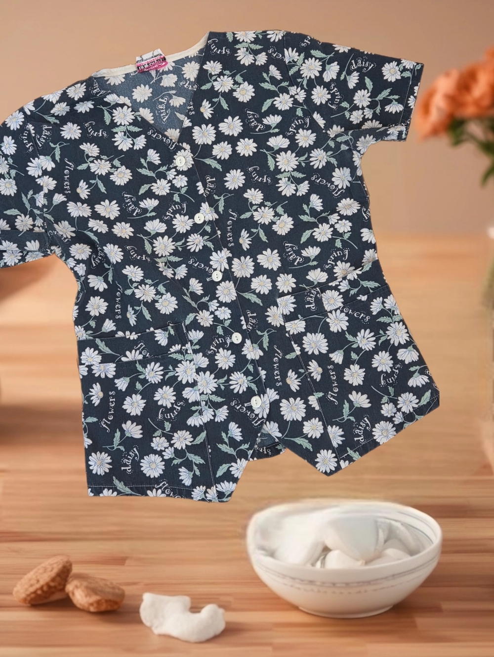 *1129 vintage spring daisy medical scrub Women Small